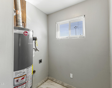 1015 N Clark Drive - Photo Thumbnail 1