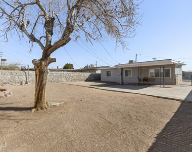 1015 N Clark Drive - Photo Thumbnail 14