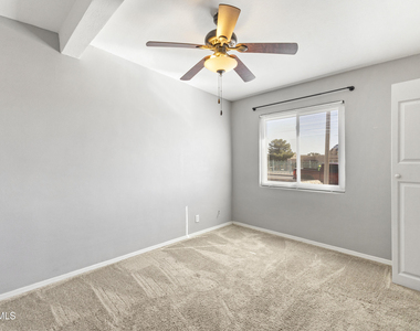 1015 N Clark Drive - Photo Thumbnail 15