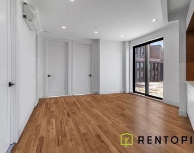 494 Manhattan Avenue - Photo Thumbnail 3