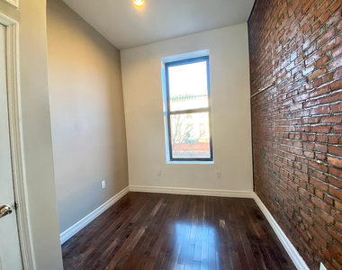 920 Fulton Street - Photo Thumbnail 2