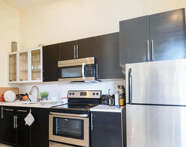 436 Wilson Avenue - Photo Thumbnail 3