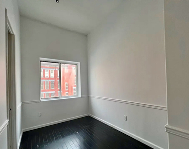 436 Wilson Avenue - Photo Thumbnail 6