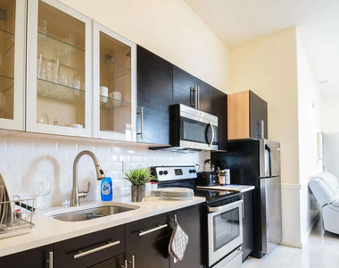 436 Wilson Avenue - Photo Thumbnail 4
