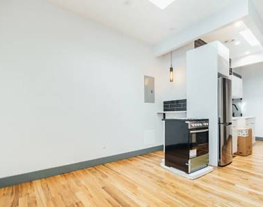 237 Montrose Avenue - Photo Thumbnail 1