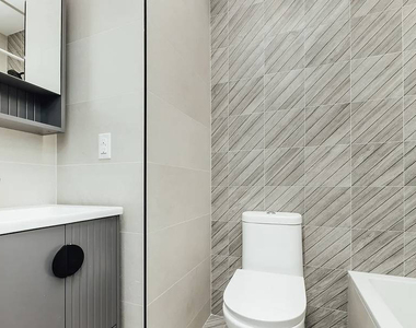 237 Montrose Avenue - Photo Thumbnail 3