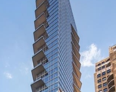 East 44th Street - Photo Thumbnail 4