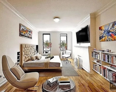 East 81 Street - Photo Thumbnail 1