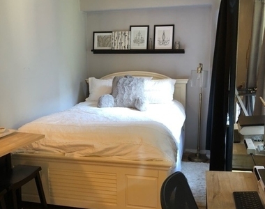 East 86th Street - Photo Thumbnail 0