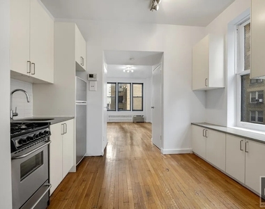 West 82nd Street - Photo Thumbnail 0