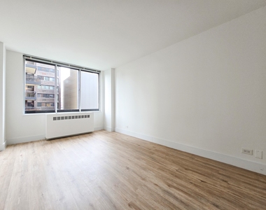 1735 York Avenue - Photo Thumbnail 7