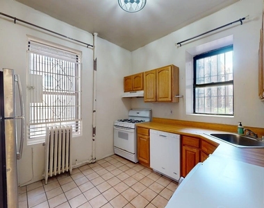 West 106th Street - Photo Thumbnail 1