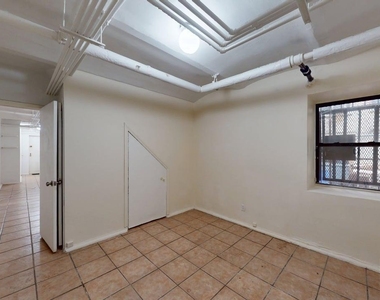 West 106th Street - Photo Thumbnail 18