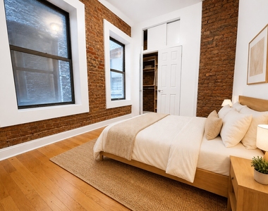 E 12th St / 3rd Ave - Photo Thumbnail 3