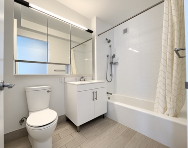 West 57th St - Photo Thumbnail 5