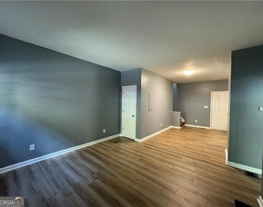 24 S Eugenia Place - Photo Thumbnail 2