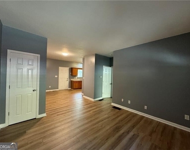 24 S Eugenia Place - Photo Thumbnail 3