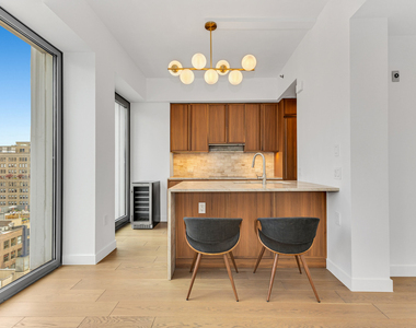 30 E 31st Street - Photo Thumbnail 2