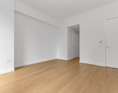 30 E 31st Street - Photo Thumbnail 7