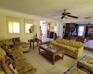 2405 Neptune Road - Photo Thumbnail 3