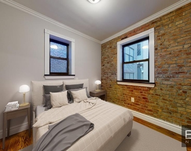West 50th Street - Photo Thumbnail 4