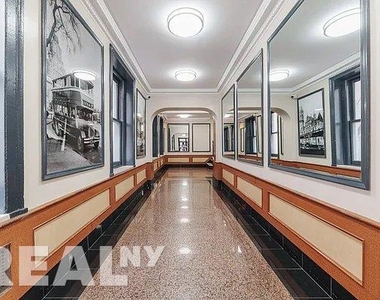 West 11th Street - Photo Thumbnail 5