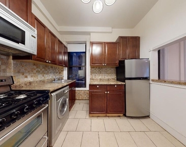 East 89th Street - Photo Thumbnail 2