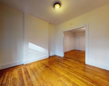 East 89th Street - Photo Thumbnail 4