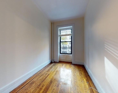 East 89th Street - Photo Thumbnail 5