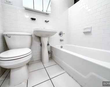 East 89th Street - Photo Thumbnail 3