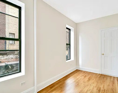 W10th & Greenwich Avenue - Photo Thumbnail 3
