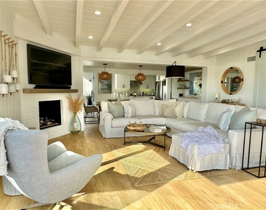 252 Grandview Street - Photo Thumbnail 4