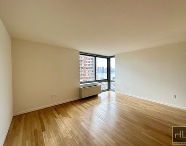 48th Avenue - Photo Thumbnail 1