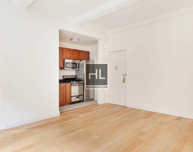 West 71st Street - Photo Thumbnail 1