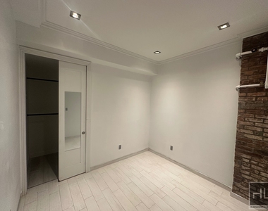 East 75 Street - Photo Thumbnail 4