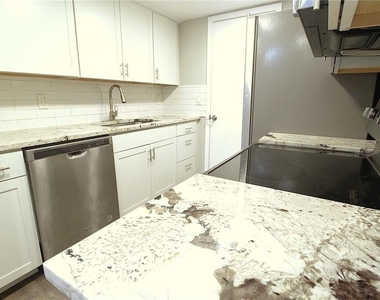 4119 61st Avenue Terrace W - Photo Thumbnail 2
