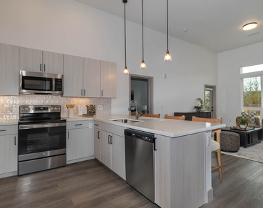 9345 E 56th Ave - Photo Thumbnail 6