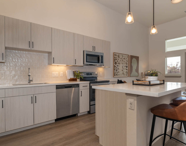 9345 E 56th Ave - Photo Thumbnail 5