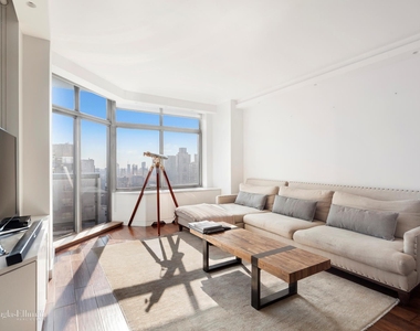 188 E 64th St - Photo Thumbnail 1