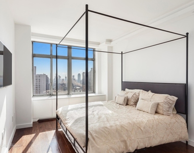 188 E 64th St - Photo Thumbnail 7