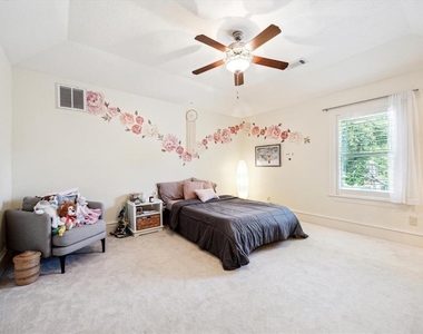 218 W 10th Street - Photo Thumbnail 22