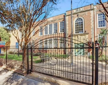 218 W 10th Street - Photo Thumbnail 34