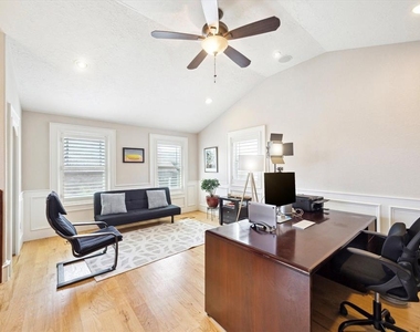 218 W 10th Street - Photo Thumbnail 25