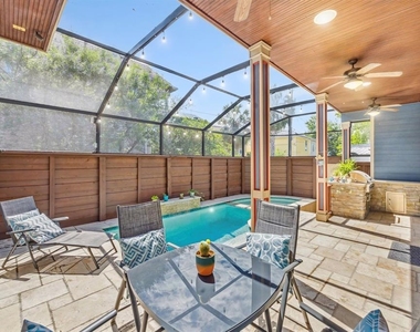 218 W 10th Street - Photo Thumbnail 26