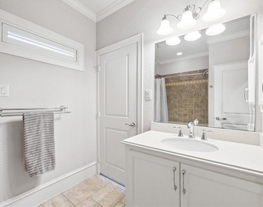 218 W 10th Street - Photo Thumbnail 21