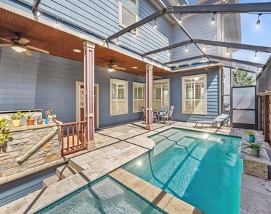 218 W 10th Street - Photo Thumbnail 27