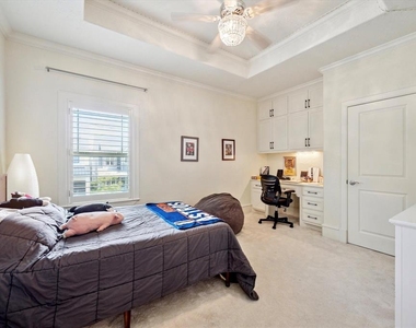 218 W 10th Street - Photo Thumbnail 20
