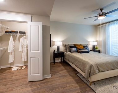 30020 Creekside Terrace Drive - Photo Thumbnail 10