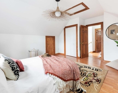 1515 Iverson Street Ne - Photo Thumbnail 5