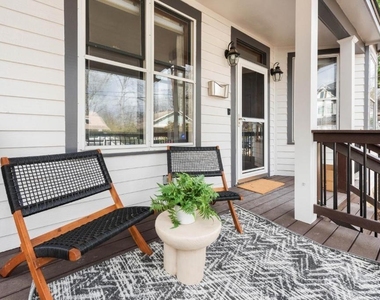 1515 Iverson Street Ne - Photo Thumbnail 20